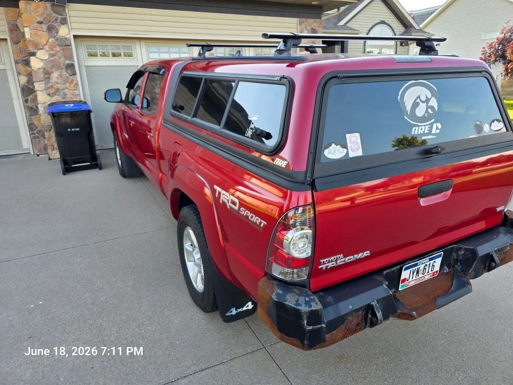 Used 2015 Red Toyota Base image 6