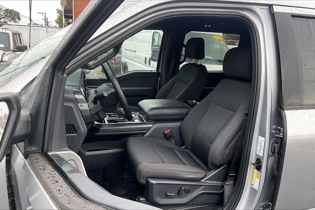 Used 2023 Silver Ford XLT image 24
