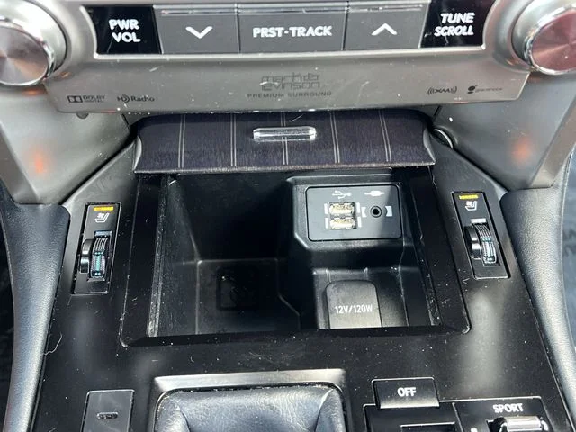 Used 2021  Lexus 460 Luxury image 23