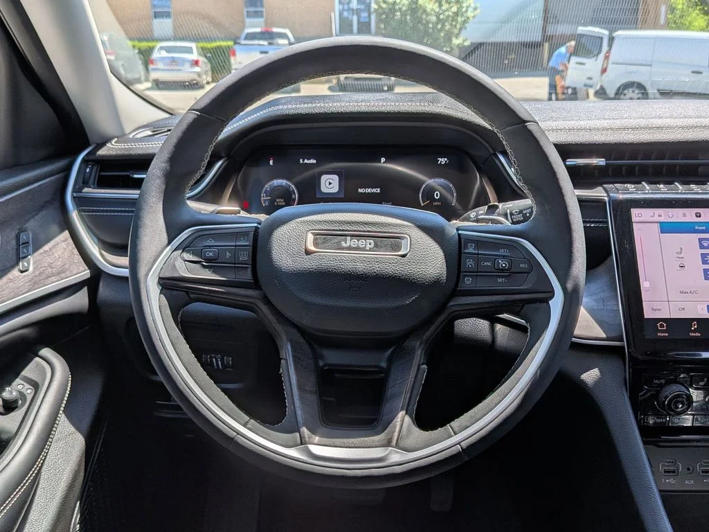 Used 2023 White Jeep Limited image 15