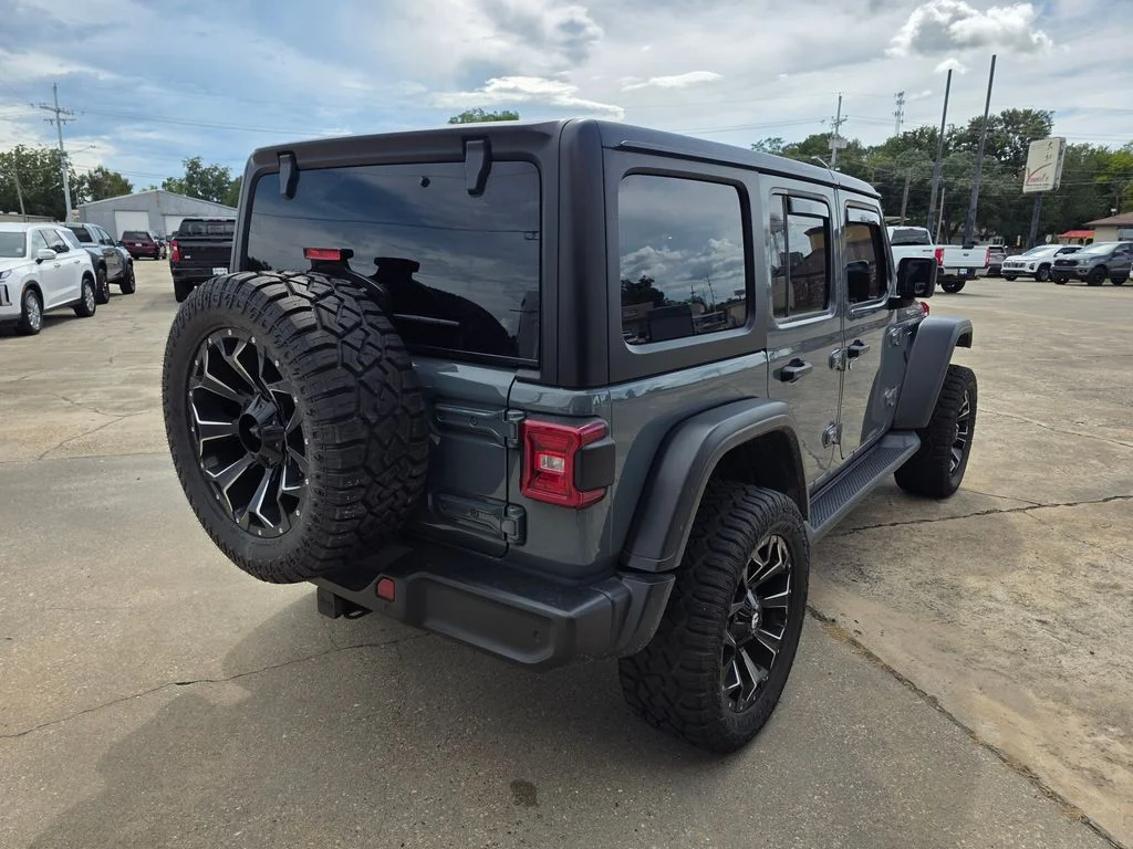 Used 2024 Gray Jeep Rubicon image 8