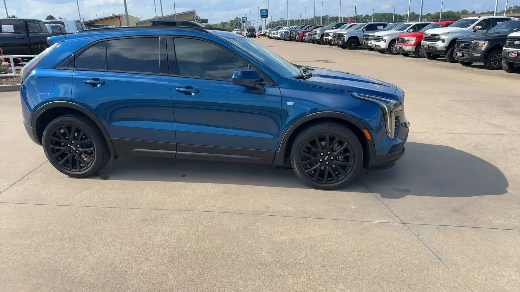 Used 2019 Atlantic Metallic Cadillac FWD Sport image 2