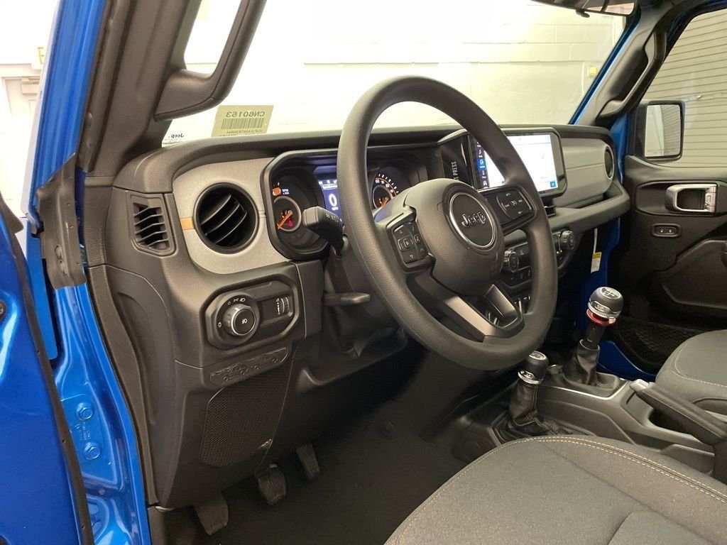 New 2026 Hydro Blue Pearl-Coat Exterior Paint Jeep Sport image 13