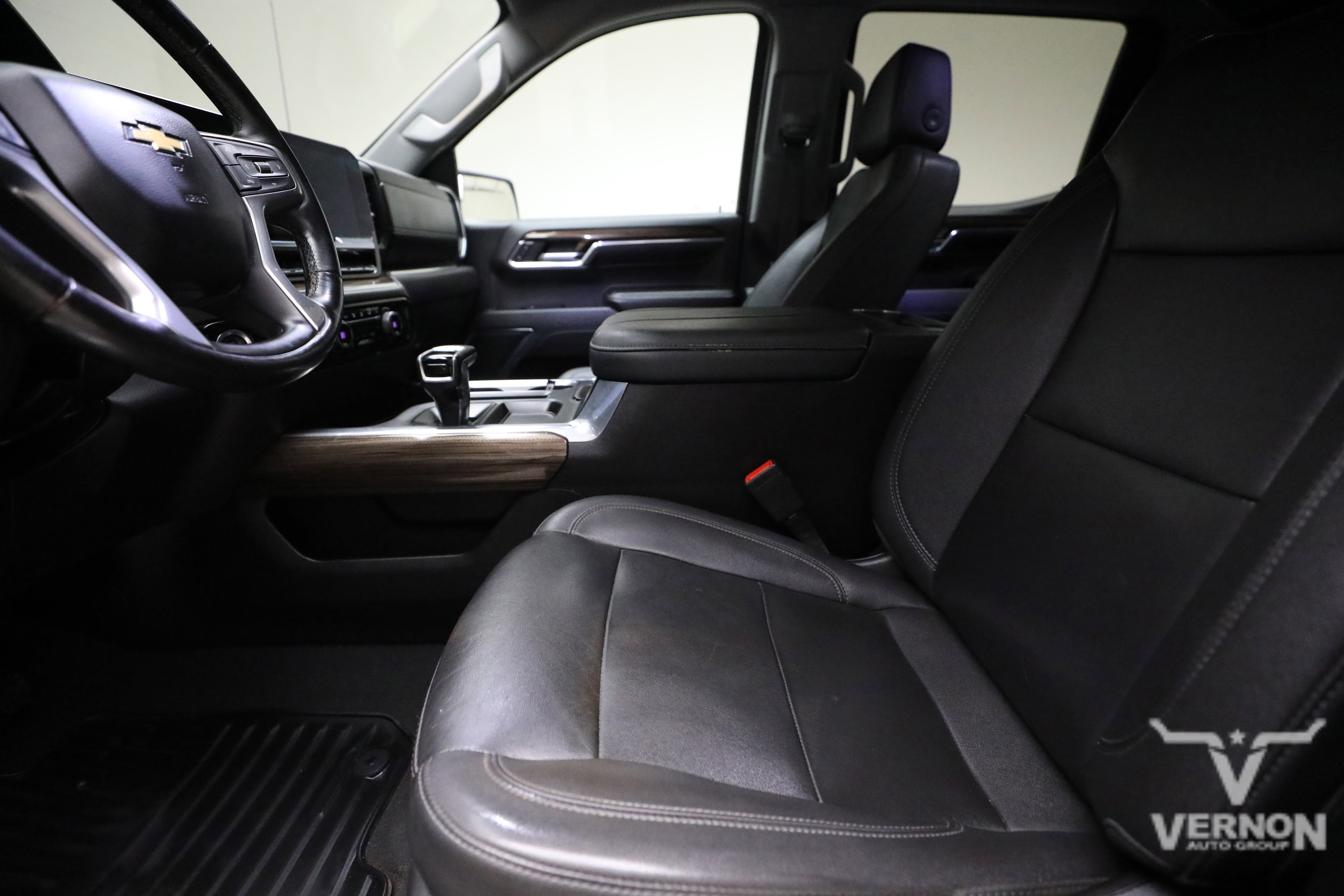 Used 2023 Black Chevrolet Y image 10