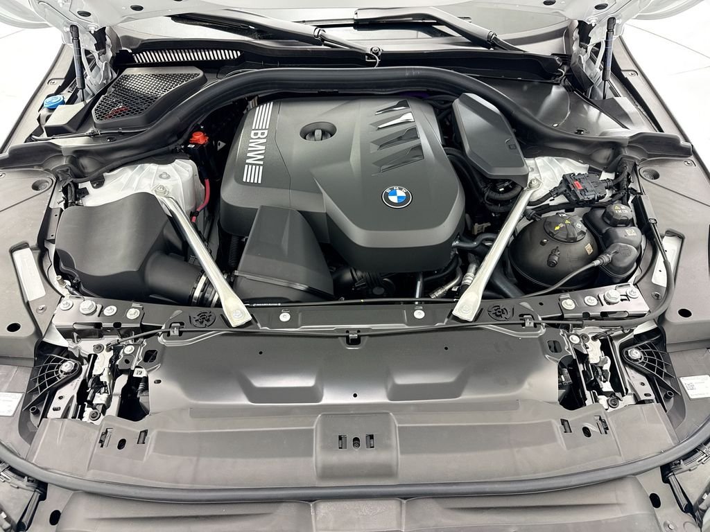 Used 2026 White Metallic BMW 530i image 28