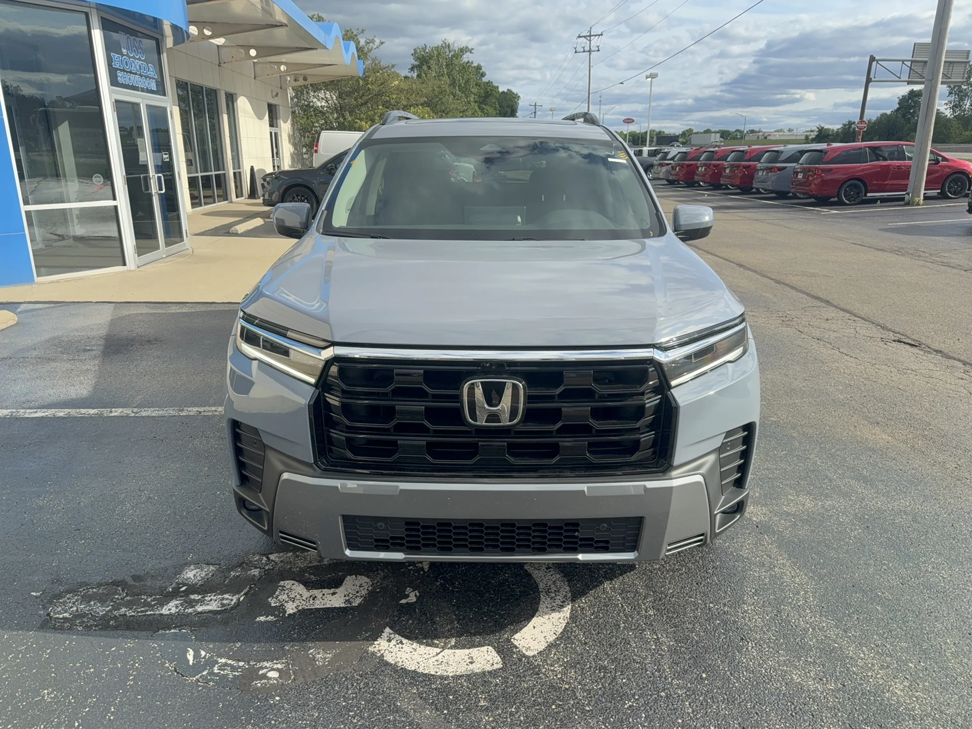 New 2026 Sonic Gray Pearl Honda Touring image 2