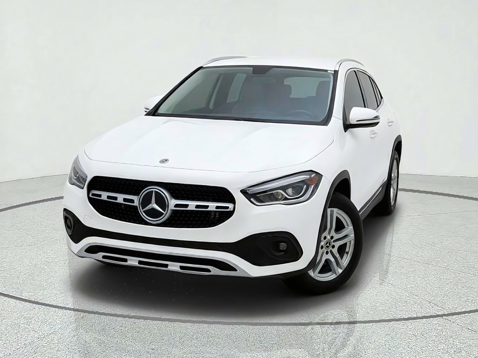 Used 2021 Polar White Mercedes-Benz GLA 250 image 2