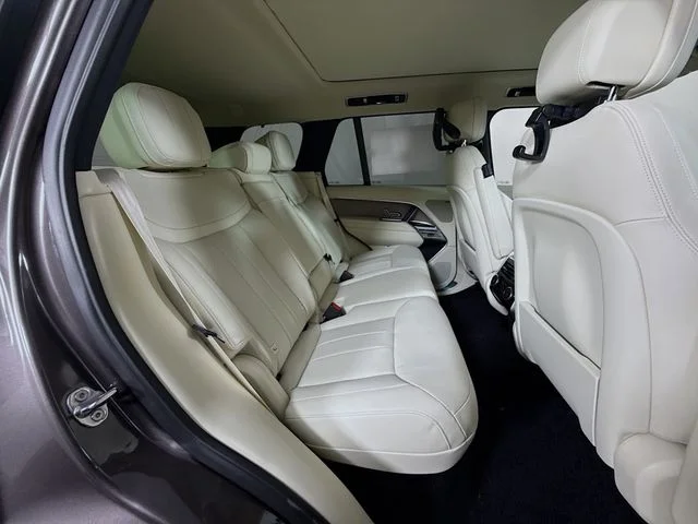 New 2026 Charente Grey Prem Met Land Rover SE image 29