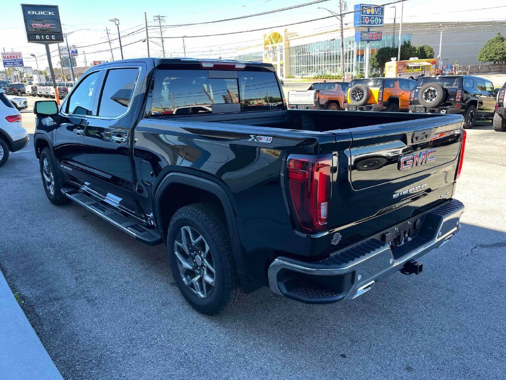 2026 GMC Sierra 1500 SLT - Photo 5