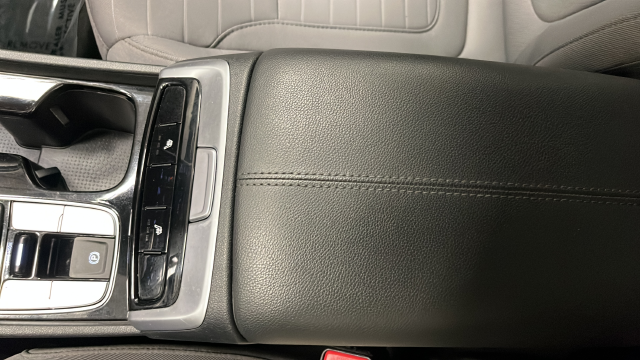 Used 2022 Hampton Gray Hyundai SEL Premium image 20