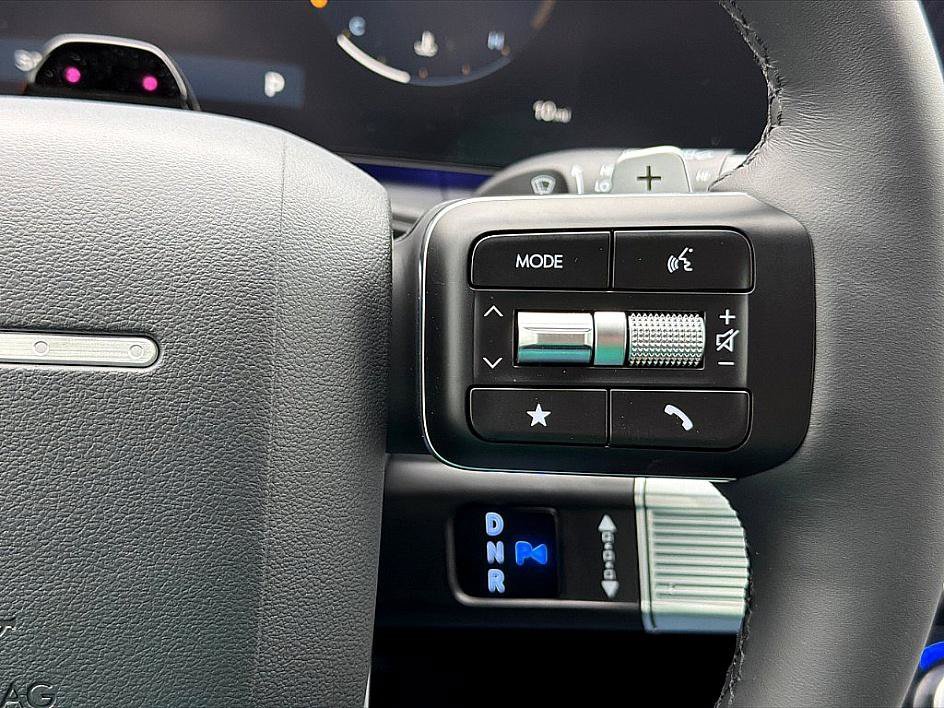 2026 Hyundai Santa Fe Limited - Photo 14