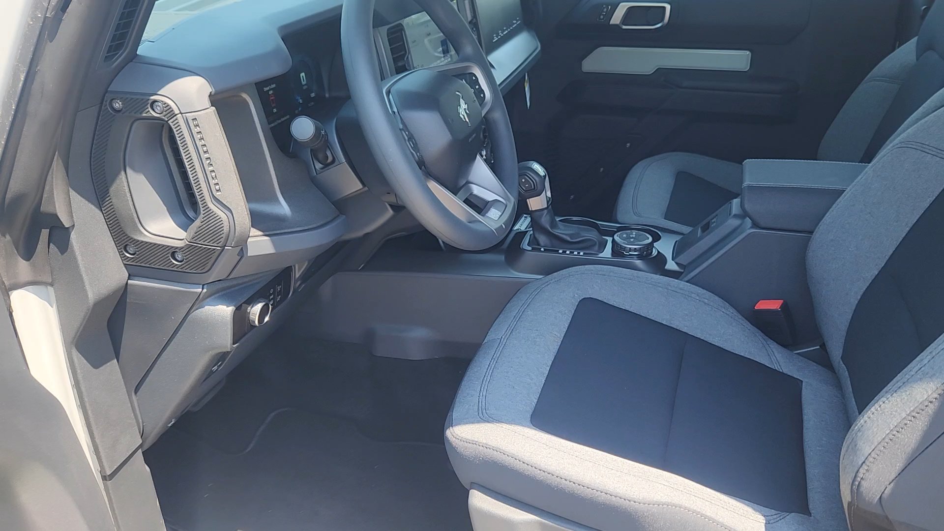 New 2026 Avalanche Gray Ford Base image 27