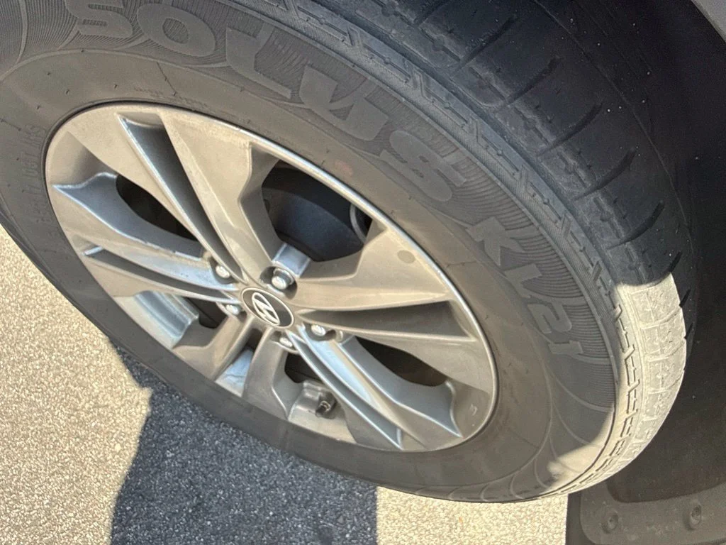 Used 2014 Silver Hyundai Base image 18