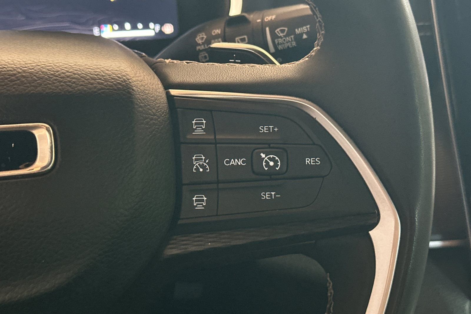 Used 2023 Gray Jeep Altitude image 33