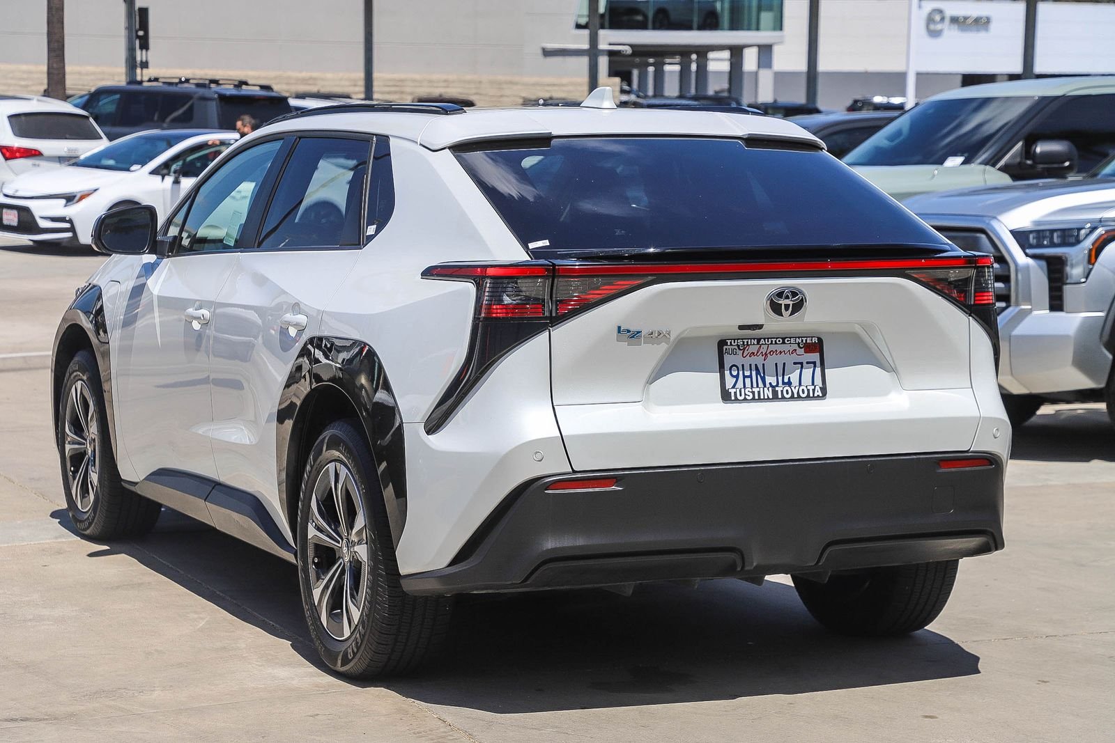 Used 2023 Beige Toyota XLE image 8