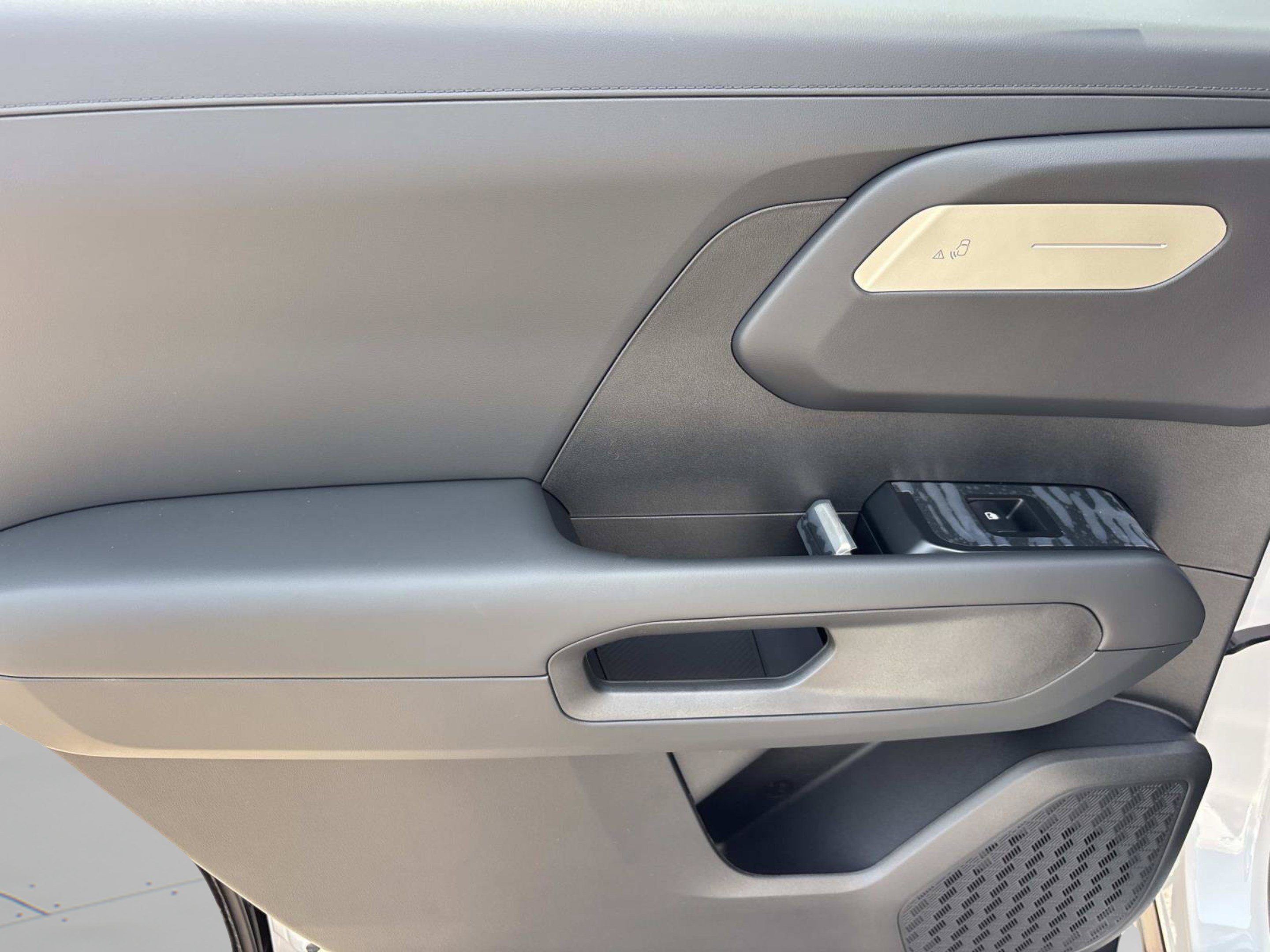 New 2027 Glacial White Pearl Kia S image 16