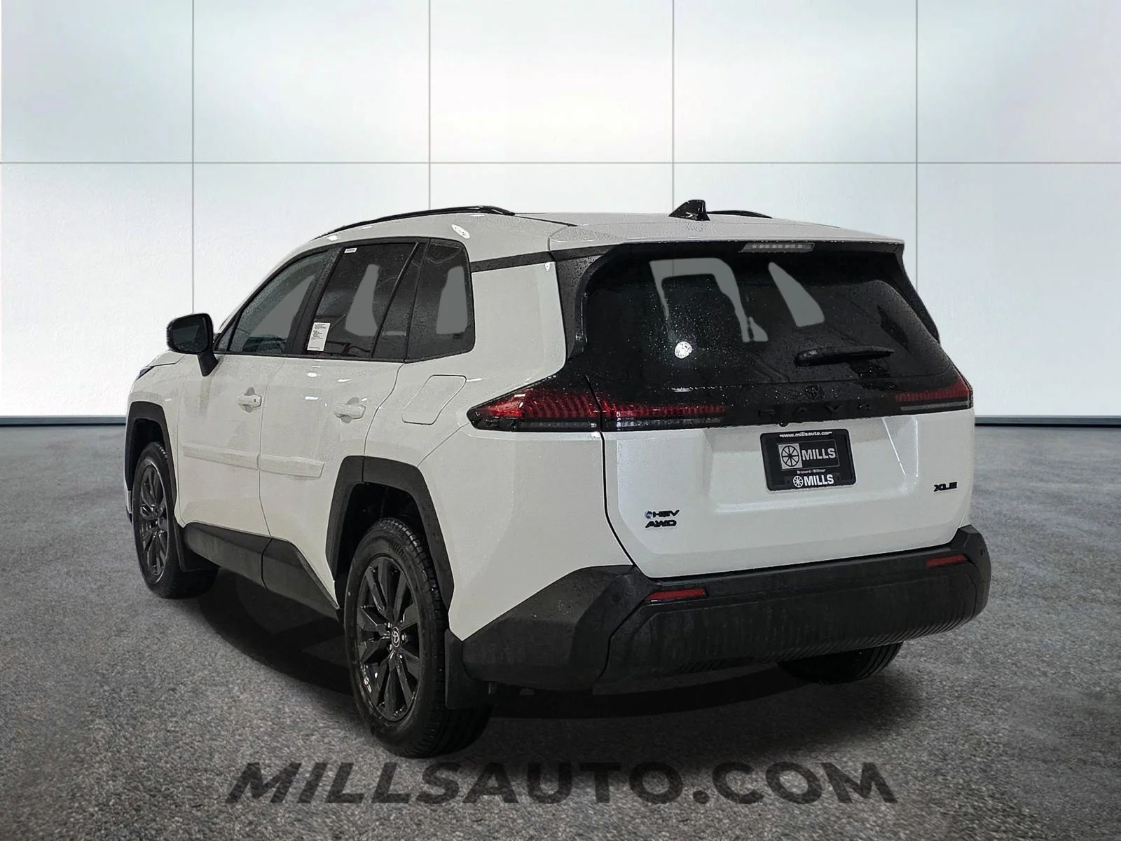 New 2026 Wind Chill Pearl <sup>1</sup> Toyota  XLE Premium image 6