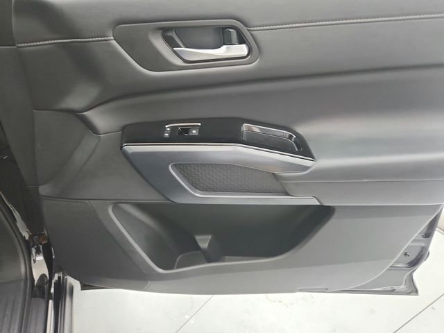 Used 2025 Black Nissan SL image 42