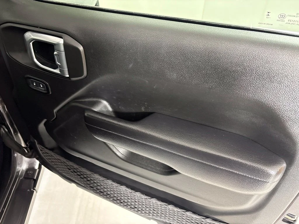Used 2023 Gray Jeep Sport S image 13