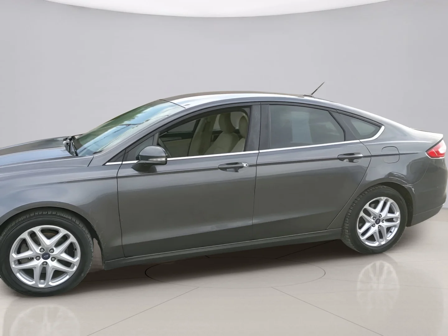 Used 2015 Gray Ford SE image 7
