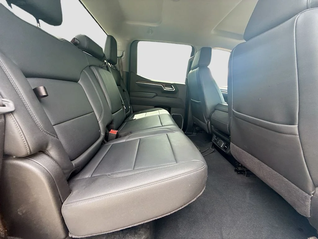Used 2025 White GMC SLT image 30