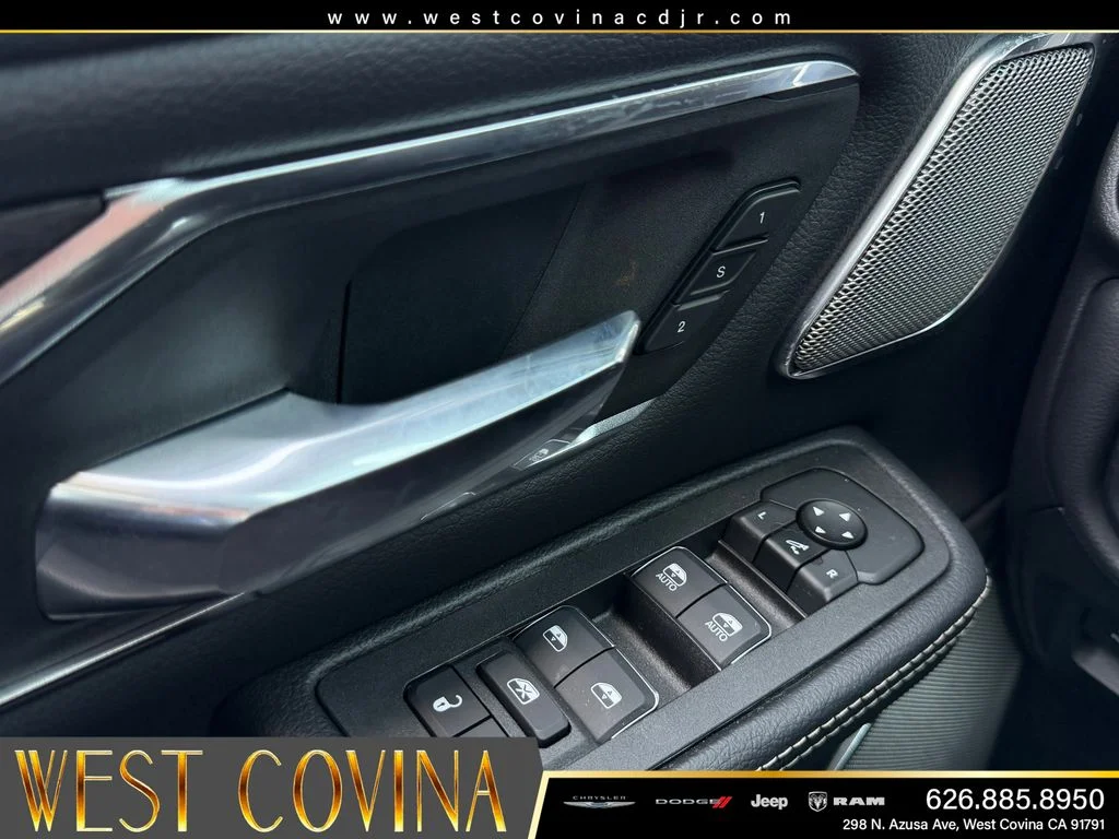 New 2026 Diamond Black Crystal Pearl-Coat Exterior Paint RAM Laramie image 11