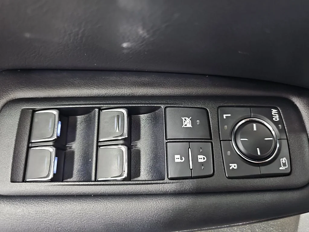 Used 2022 White Lexus 350 image 30