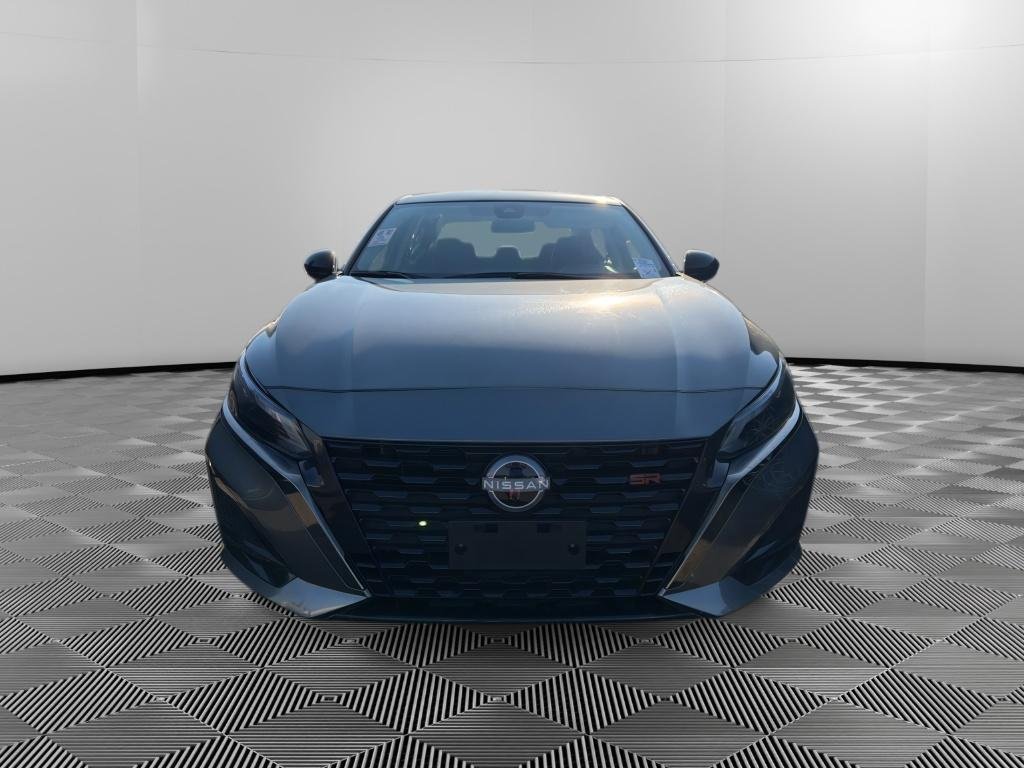 Used 2025 Gun Metallic Nissan SR image 2