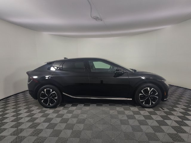 2024 Kia EV6 Wind - Photo 6