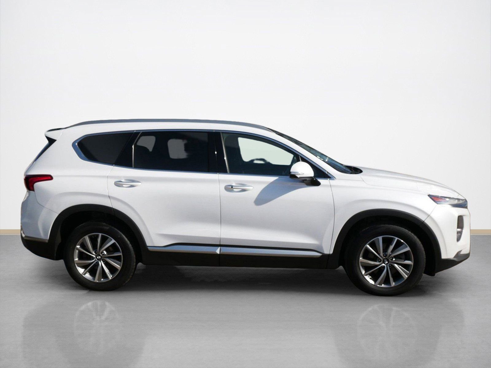 Used 2019 Hyundai Santa Fe Limited with VIN 5NMS5CAD0KH021799 for sale in Maplewood, Minnesota