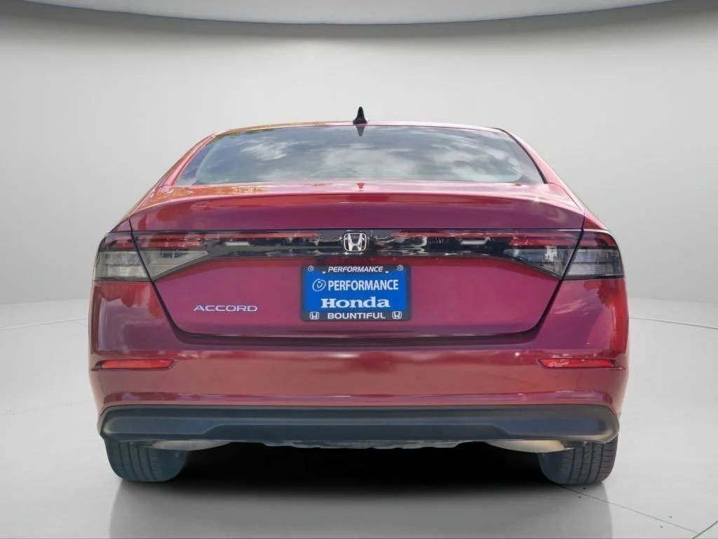 Used 2025 Red Honda SE image 23