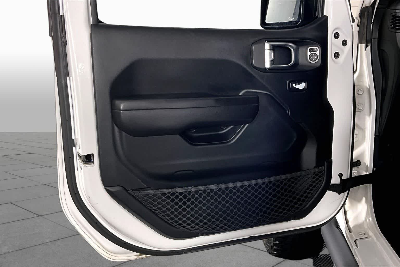 Used 2018 Bright White Clear Coat Jeep Sport S image 20