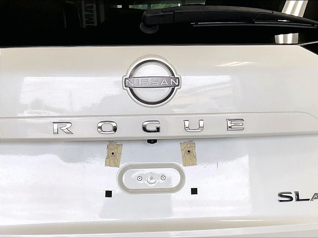 Used 2023 Pearl White Nissan SL image 29