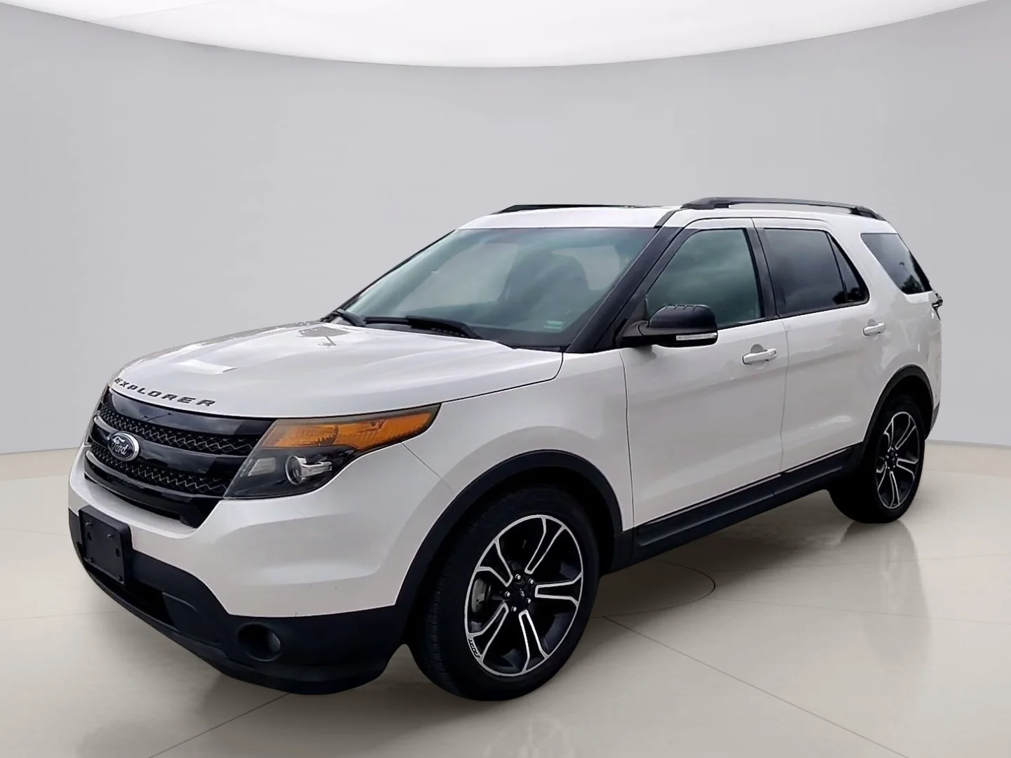 Used 2015 White Ford SPORT image 1