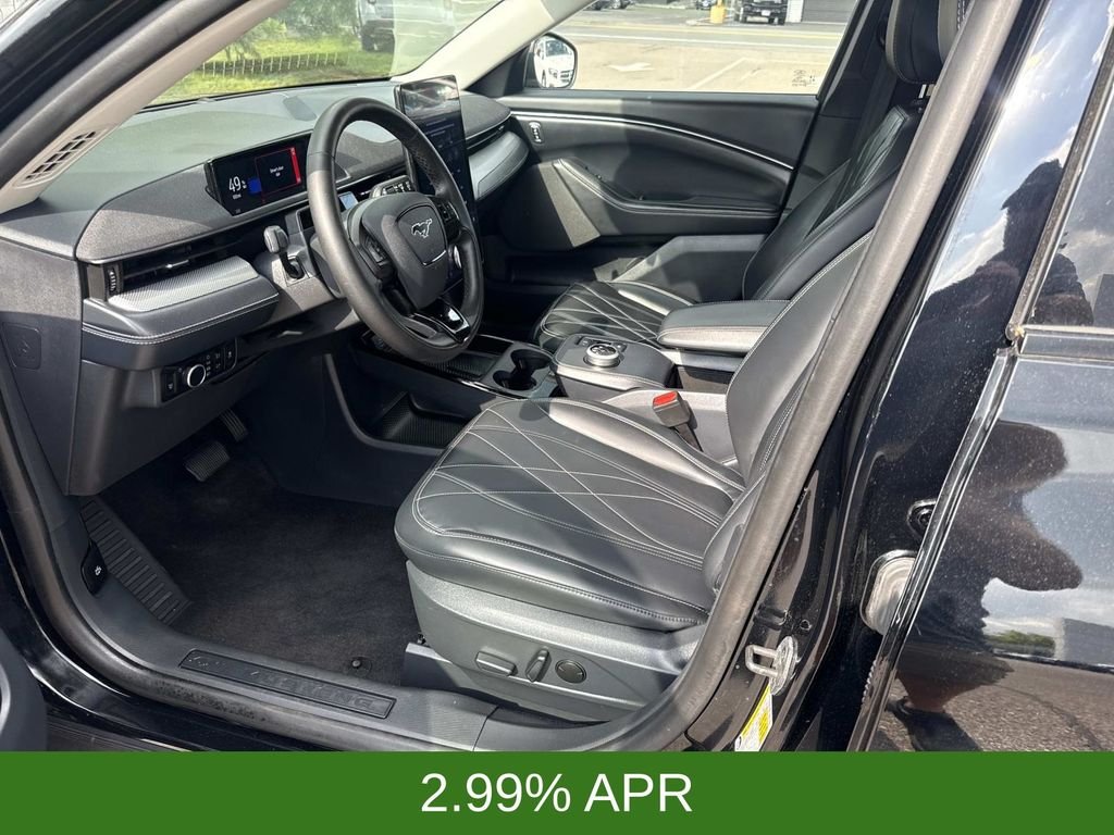 Used 2023 Black Ford Select image 18