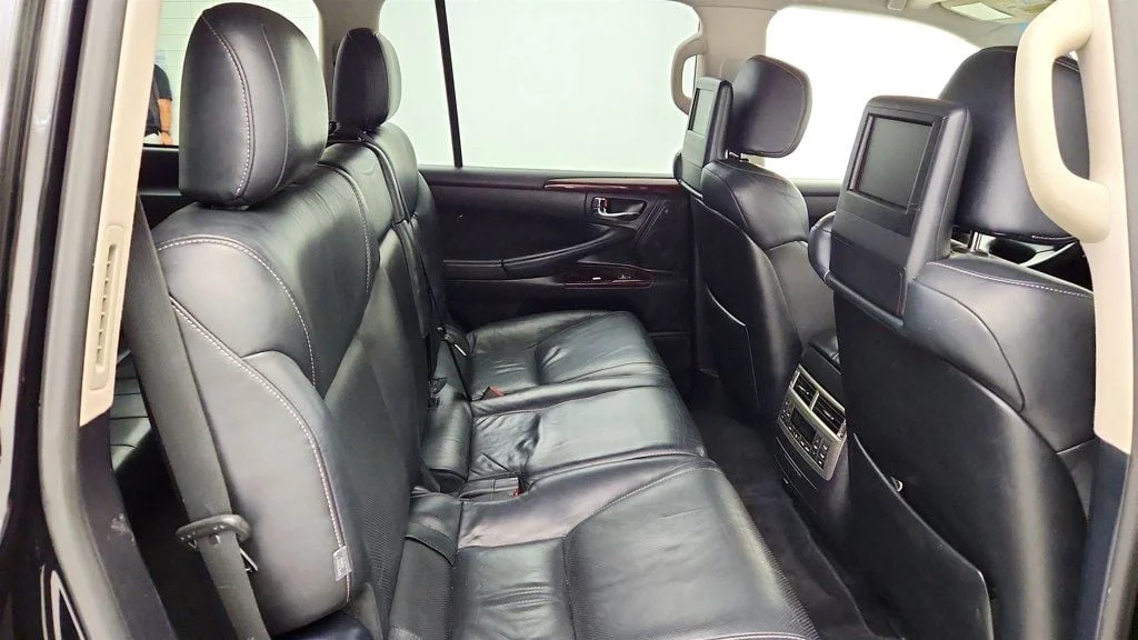 Used 2013 Black Onyx Lexus 4WD 4dr w/ Luxury Package, Mark Levinson & Rear Entertainment image 25