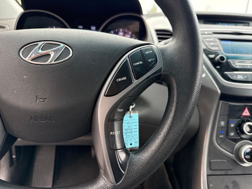 Used 2016 Shale Gray Metallic Hyundai SE image 10