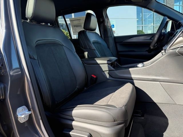 New 2025 Baltic Gray Metallic Clear-Coat Exterior Paint Jeep Altitude X image 35