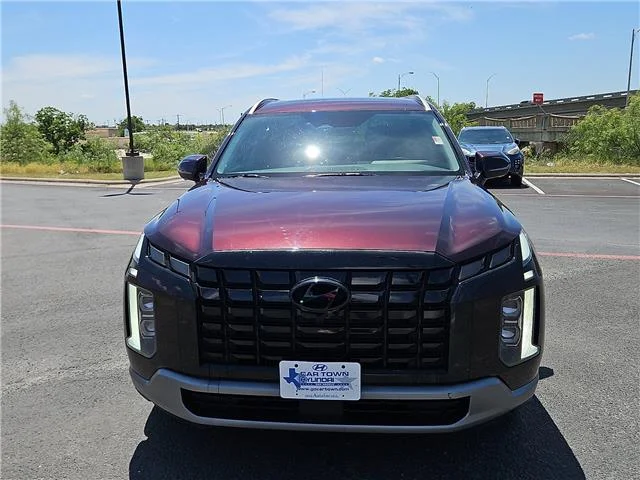 Used 2025 Sierra Burgundy Hyundai SEL Premium Front-Wheel Drive image 8