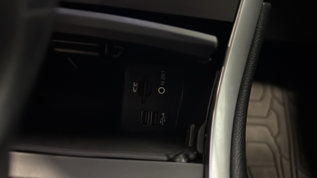 Used 2015 Magnetic Metallic Ford Titanium image 20