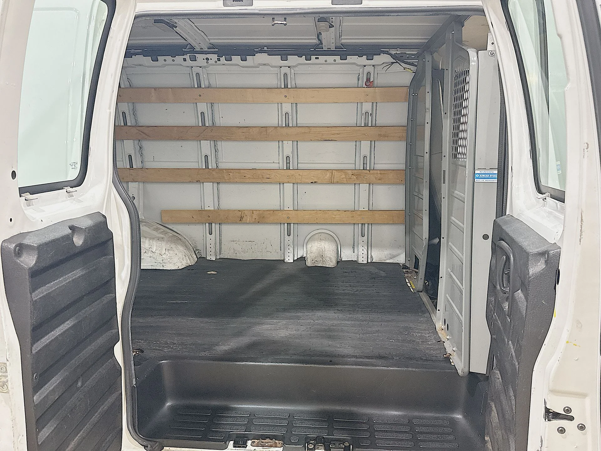 Used 2016 SUMMIT WHITE GMC Work Van image 21