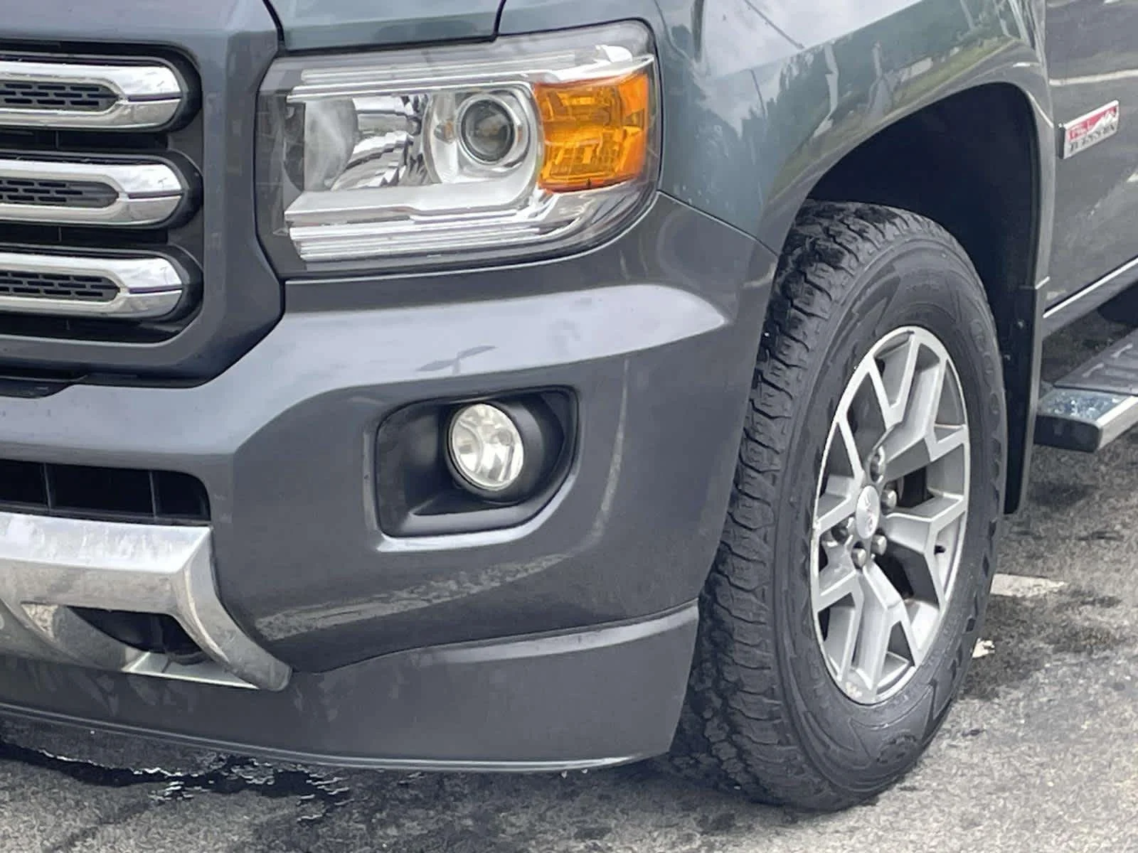 Used 2015 Cyber Gray Metallic GMC 4WD SLE image 13