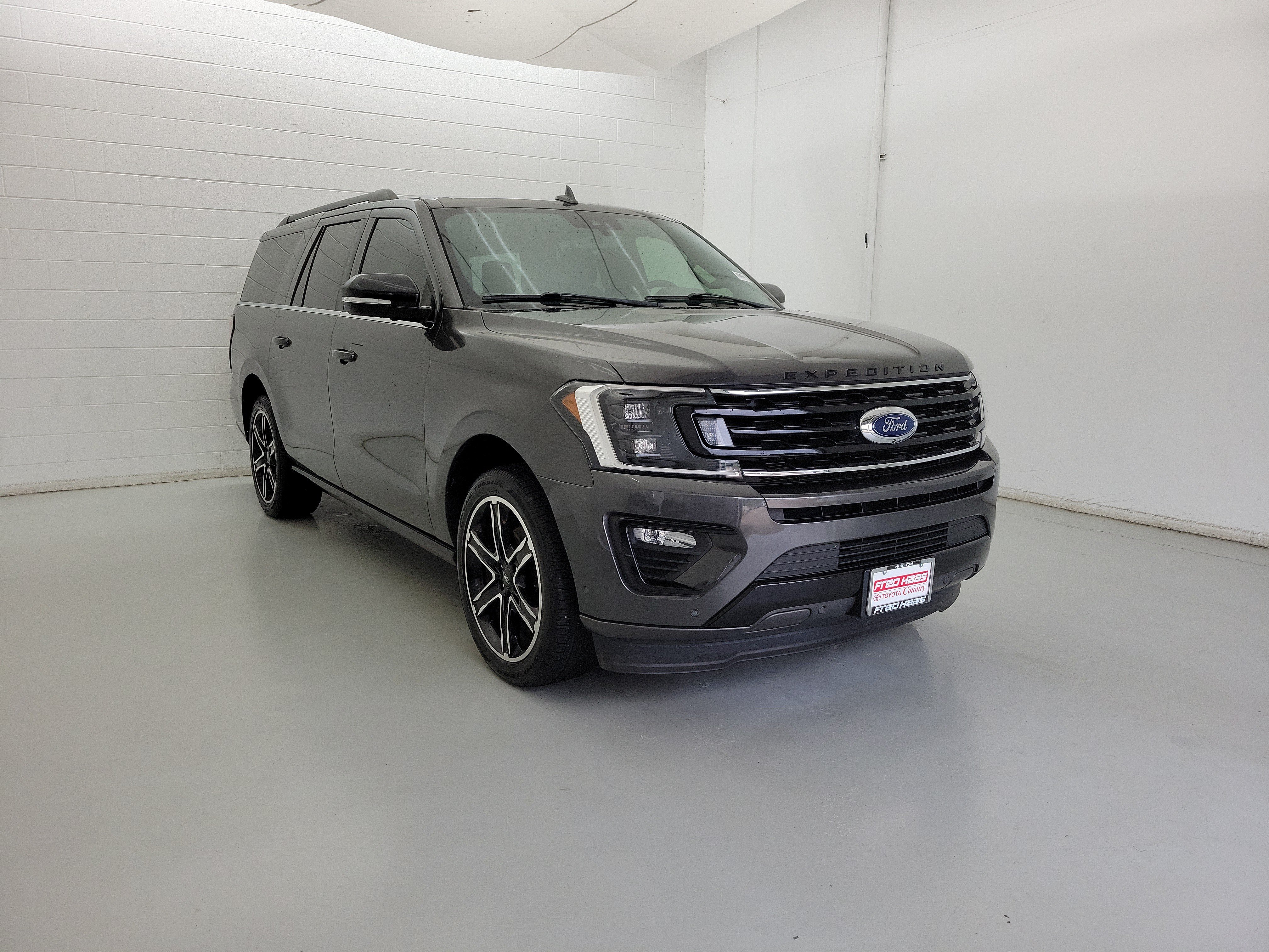 Used 2021 Magnetic Ford Limited image 4