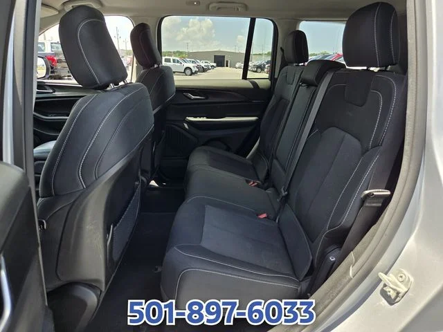 Used 2023 Silver Jeep Laredo image 12