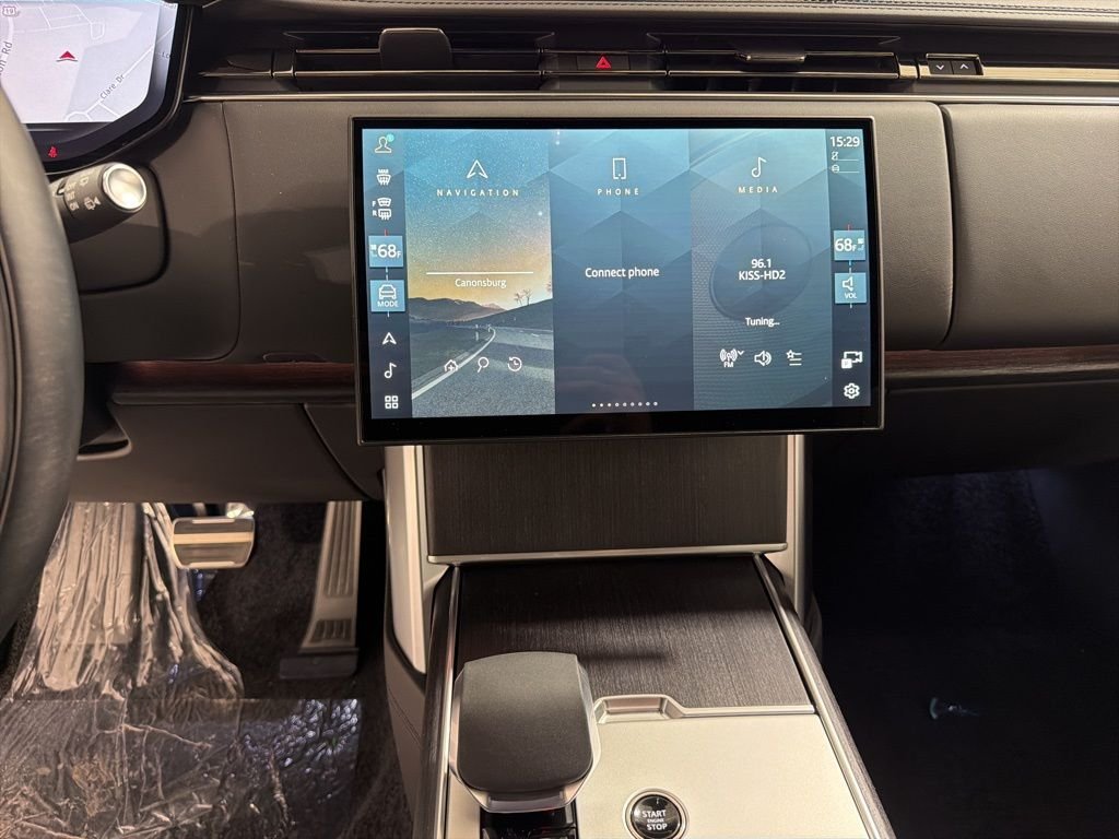 New 2026 Ostuni Pearl White Land Rover SE image 16