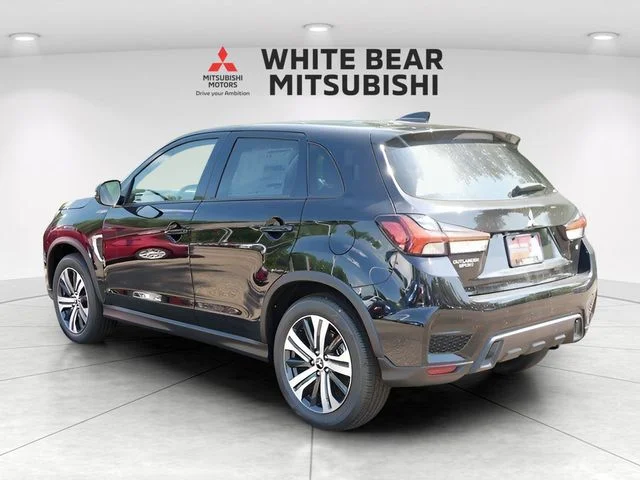 2025 Mitsubishi Outlander Sport SE - Photo 2