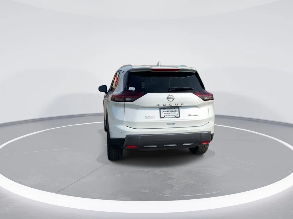 Used 2024 White Nissan SL image 7