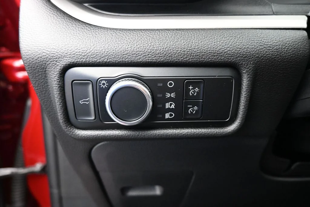 Used 2023 Red Ford XLT image 11