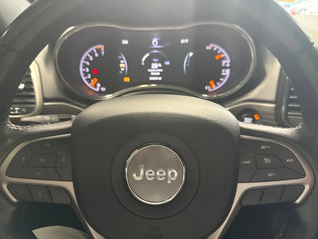 Used 2022 White Jeep Limited image 29