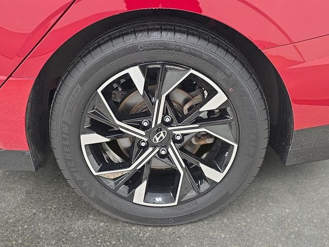 Used 2024 Red Hyundai SEL image 30